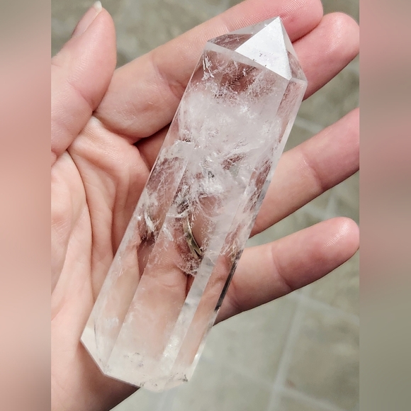 Stunning High-quality Phantom Clear Quartz Crystal Tower Point - Picture 6 of 9
